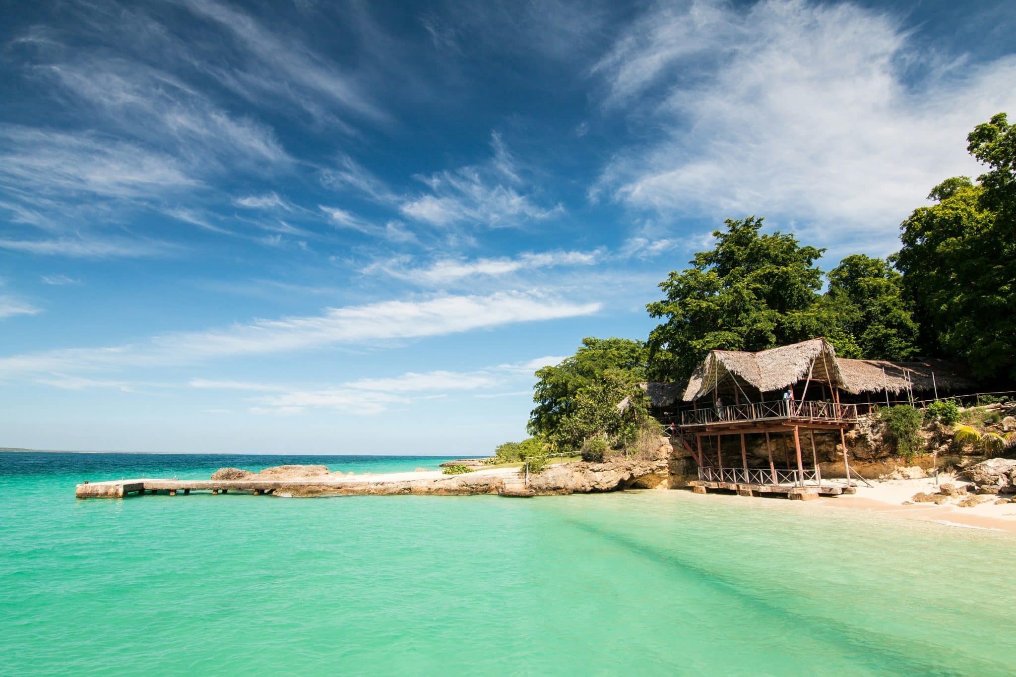 playa de arena blanca en cuba