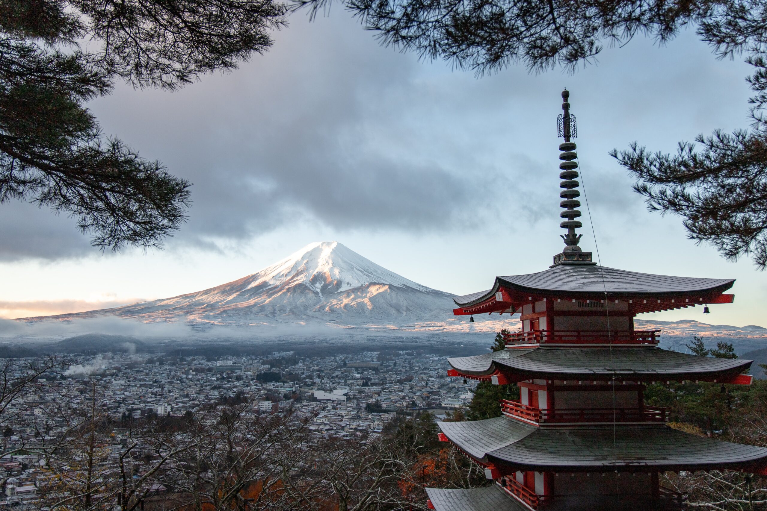 paisaje japones con pagoda y monte Fuji