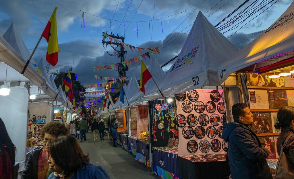 Mercado de Pulgas de Usaquén de Bogotá Colombia