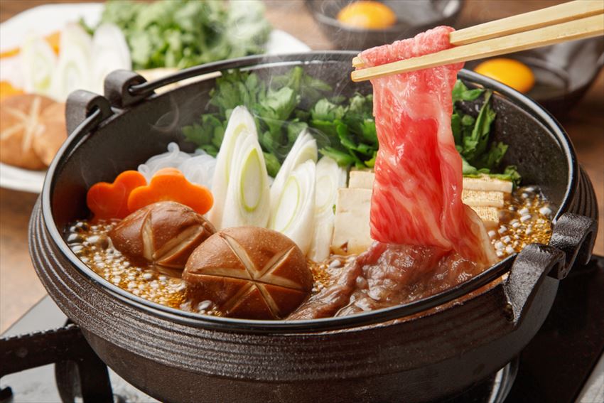 Sukiyaki plato típico japonés