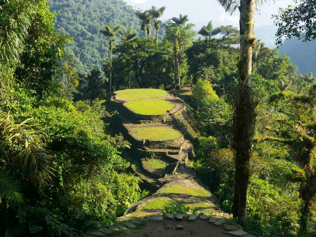 ciudad perdida en parque tayrona Colombia