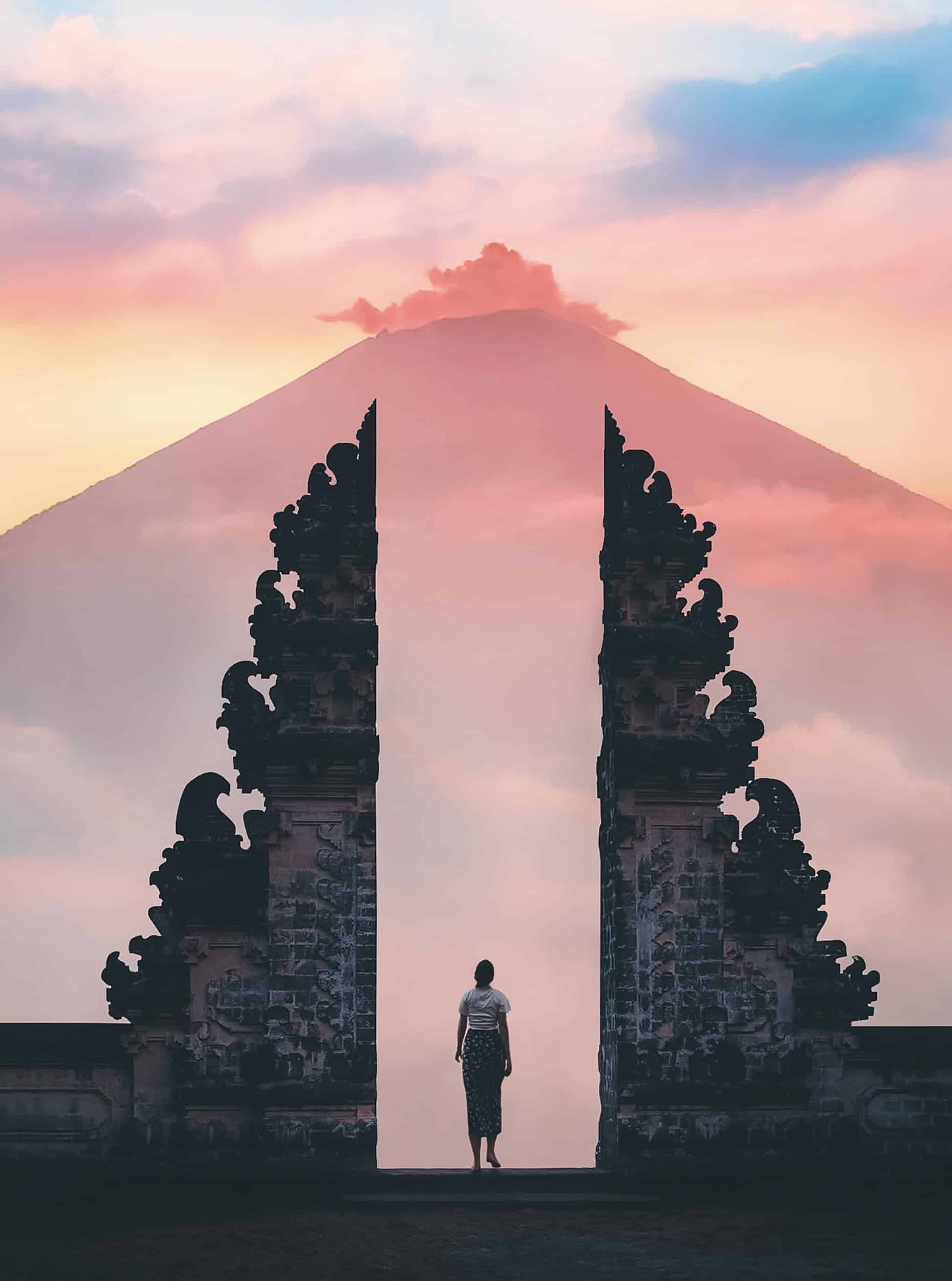 templo puerta al cielo en Indonesia