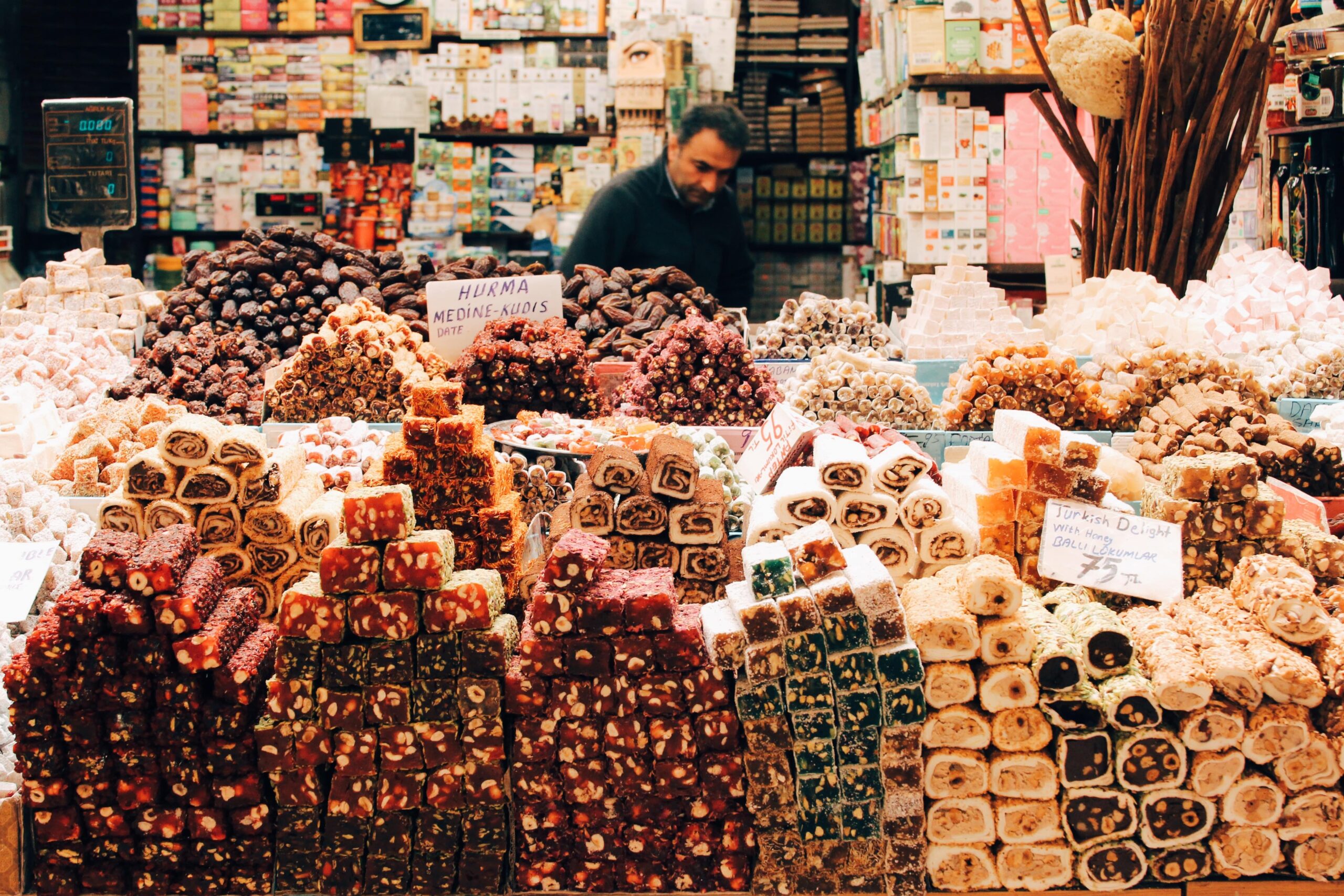 tienda de dulces baklava árabes en Jordania