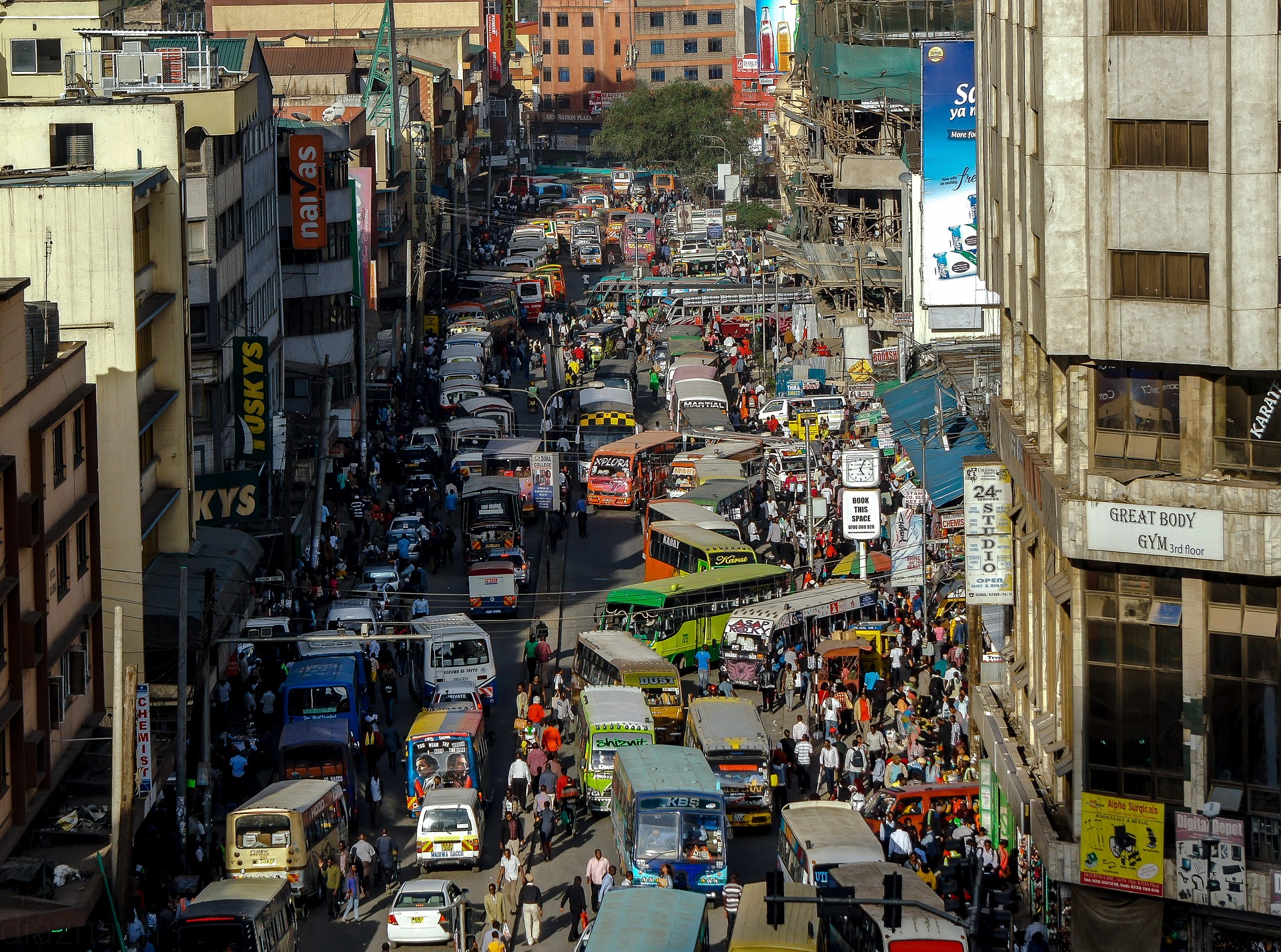 trafico en Nairobi, Kenia