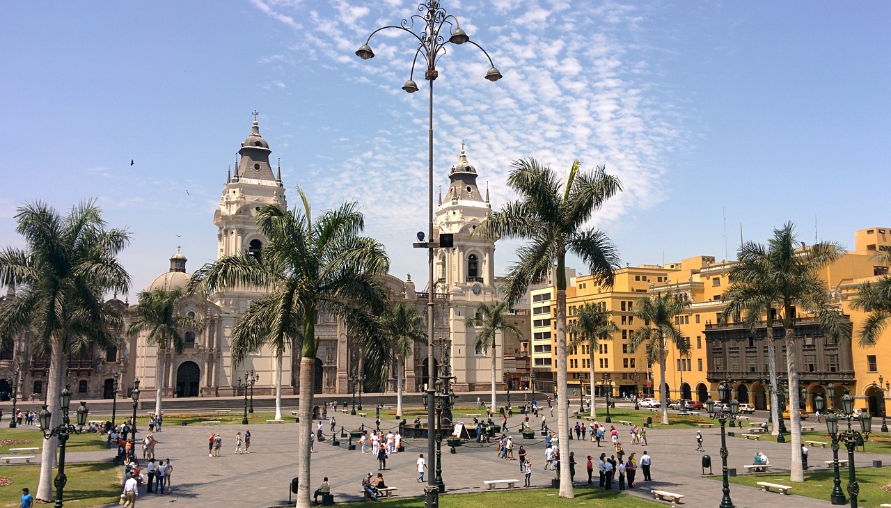 plaza en Lima Perú