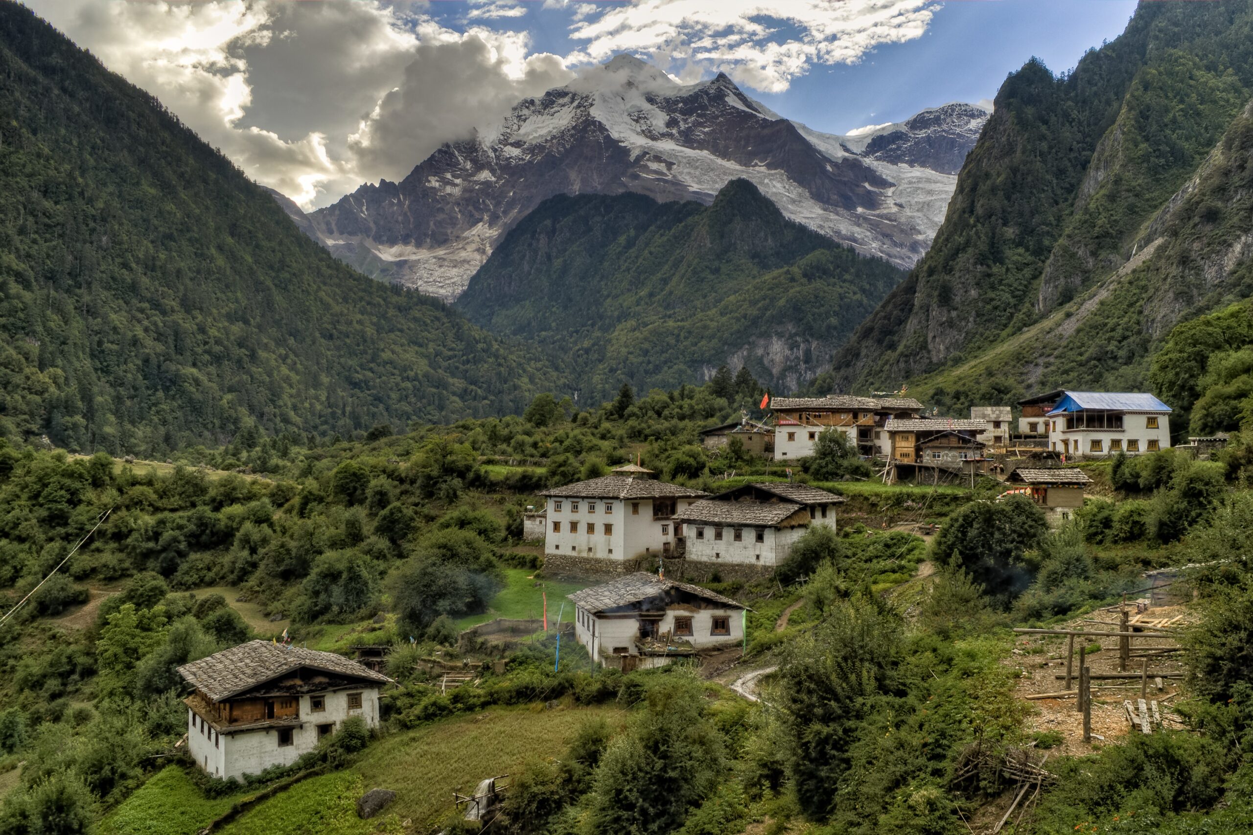 paisaje de Nepal con montañas