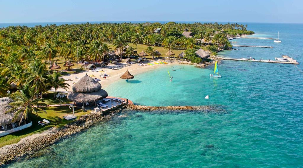 playas de isla mucura en colombia