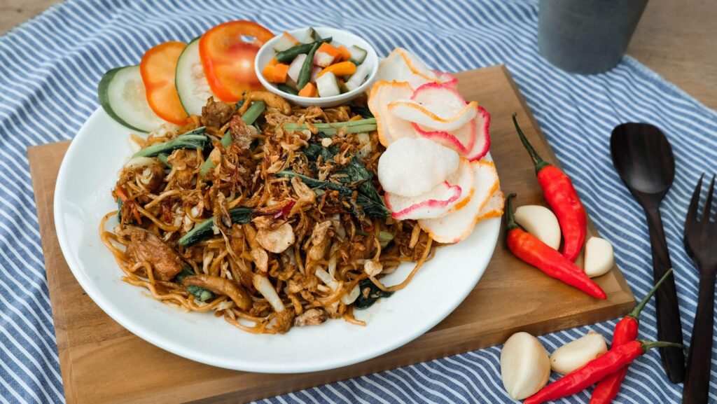 mee goreng plato típico de Indonesia